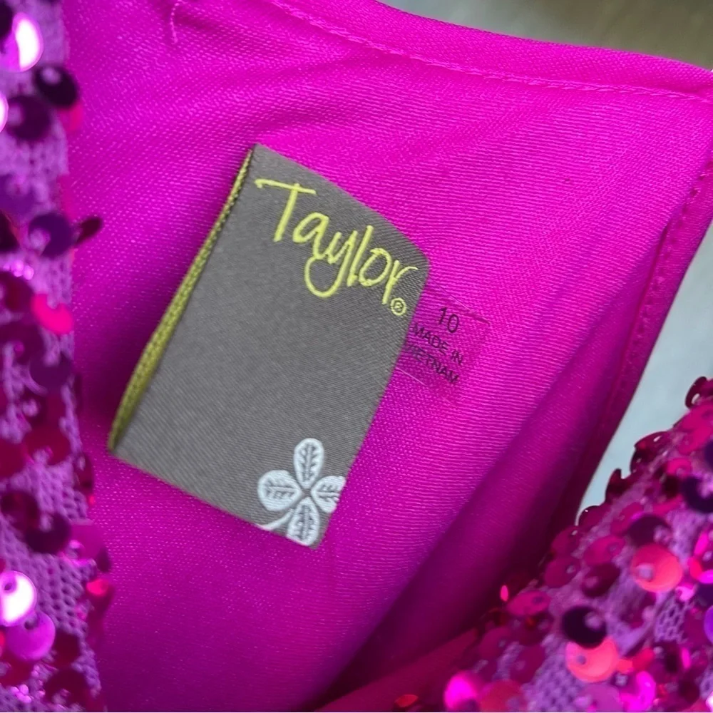 Taylor Sequin Dress 10 - Picture 5 of 6